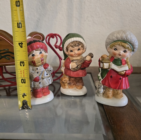 Vintage 1950's Napcoware Christmas caroling trio with hand painted sleigh. - Picture 8 of 15